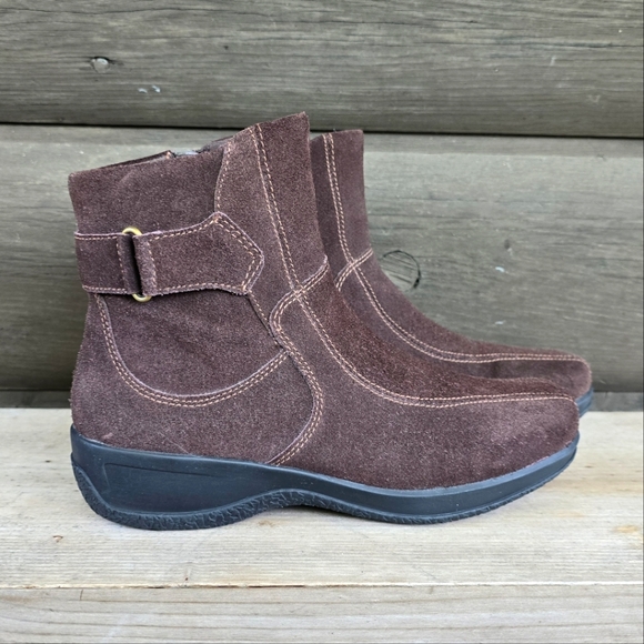 Clarks Bendables Angie Liberty, Dark Brown Suede, Wedge Comfort Bootie. WMS 7.5M - Picture 1 of 14